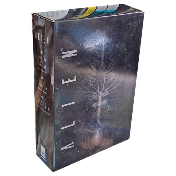 Box Alien.  Com 3 livros: Surgido das Sombras (Tim Lebbon); Mar de Angustia (Kames Moore); Rio de Sofrimento (Christopher Golden).  Livros Usados/Seminovos. Trilogias. Séries Completas. Livros em box.  Editora: Leya. 