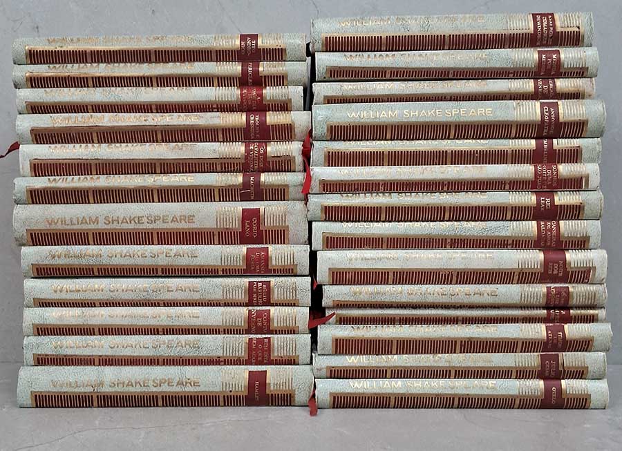 Coleção Obras de William Shakespeare 26 Volumes (Lello & Irmão Editores)