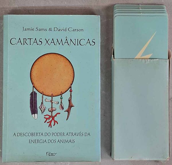 Cartas Xamânicas.  Livro + 44 cartas.  Autores: Jamie Sams. David Carson.   A descoberta do poder através da energia dos animais. Livros Usados.  